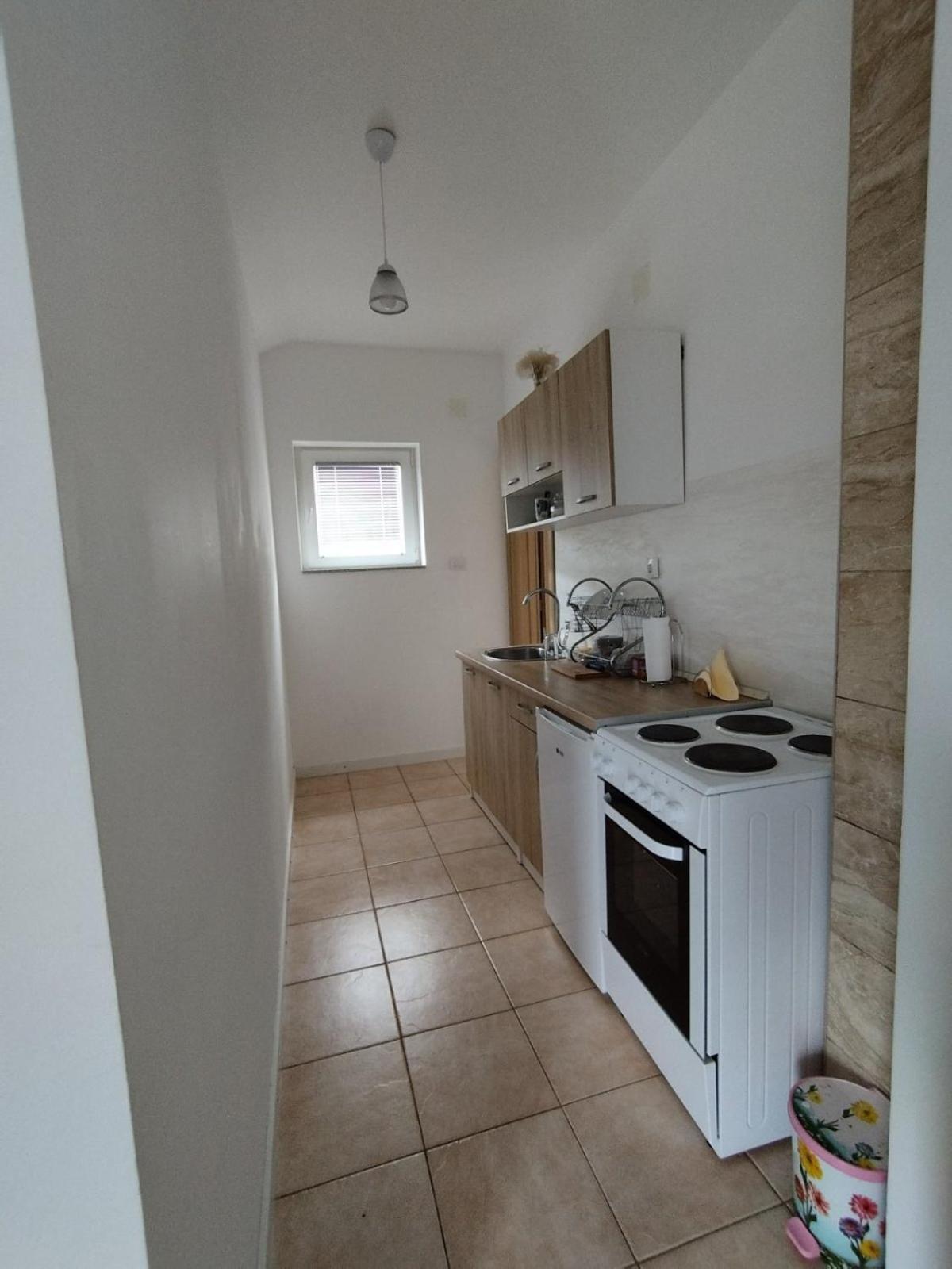 Pivac, Apartment *